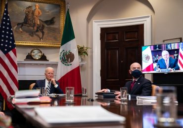 Mỹ chia 4 triệu liều vaccine Covid-19 cho Mexico và Canada