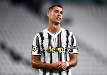 Đồng đội không biết vì sao Ronaldo sút phạt tệ