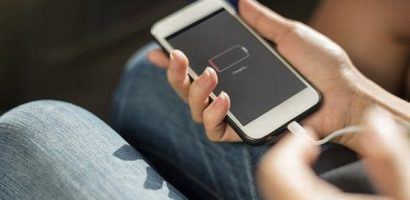Bỏng mặt sau khi sạc iPhone qua đêm, cô gái 17 tuổi cảnh báo cộng đồng mạng