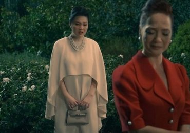 Cảnh đánh ghen văn minh của Lê Khánh và NSND Lê Khanh trong ‘Gái già lắm chiêu V’