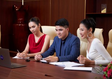 Á hậu Hoàng My, Á hậu Hoàng Thuỳ sắm vai giám khảo phỏng vấn giả định Khánh Vân