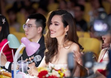 Á hậu Hoàng My chấm thi Hoa khôi Sinh viên Ngân hàng 2021