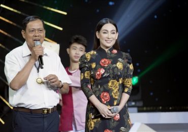 Nghệ sĩ Thoại Mỹ và ca sĩ Phi Nhung háo hức song ca cùng nông dân