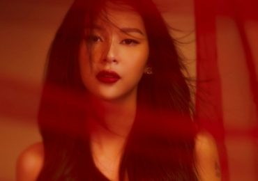 Phí Phương Anh hắc hóa trong teaser MV ‘Răng khôn’