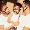 Học cách phối đồ với khẩu trang sành điệu cùng gia đình Thúy Diễm – Lương Thế Thành