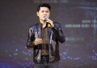 Nguyễn Văn Chung nhận nhiều lời khen có cánh cho sự nghiệp 20 năm sáng tác
