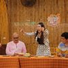 Bữa ngon nhớ đời: Hồ Bích Trâm thay phiên ‘bóc mẽ’ ông chủ nhà hàng siêu dễ thương