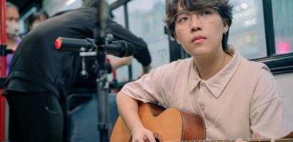 Kai Đinh gọi cho mẹ ngay trên ‘Eye contact live’, hát ca khúc xúc động về gia đình