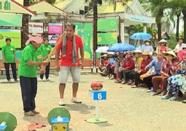 ‘Chuyến xe nhân ái’ tiếp bước hành trình đổi đời cho bà con nghèo đồng bằng sông Cửu Long