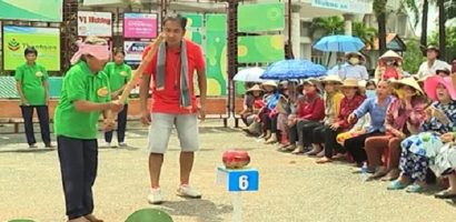 ‘Chuyến xe nhân ái’ tiếp bước hành trình đổi đời cho bà con nghèo đồng bằng sông Cửu Long