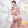 NTK Đỗ Long trở lại với loạt váy mang cảm hứng các loài hoa