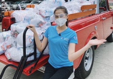 Hoa hậu Đỗ Hà cứu trợ lương thực cho người khuyết tật, người già neo đơn