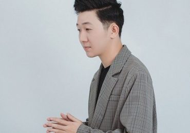‘Thầy giáo hotboy’ kiêm Tiktoker ‘triệu view’: ‘Học online là một thiệt thòi lớn cho học sinh’