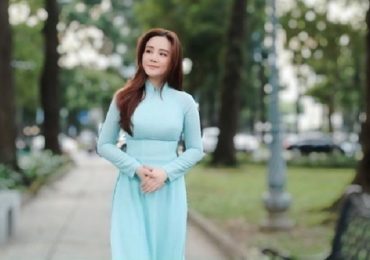 Vy Oanh ra mắt MV mới nhân dịp Giáng sinh