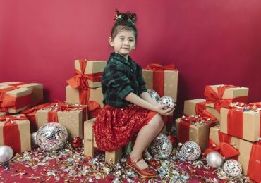 Con gái Trang Trần ra dáng người mẫu ở tuổi lên 6