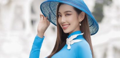 Hoa hậu Thùy Tiên thướt tha với tà áo dài Việt trên đất Thái