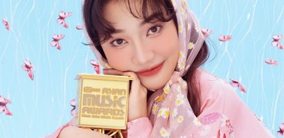 Hoàng Duyên diện cổ phục Việt nhận cúp Best New Asian Artist tại MAMA 2021