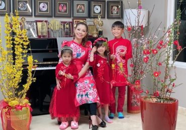 Thanh Thảo cùng các con diện áo dài du xuân tại Mỹ