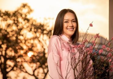 Á hậu Thanh Uyên thướt tha với tà áo dài