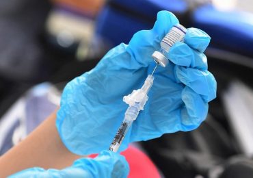 Nghiên cứu mới về hiệu quả của vaccine Pfizer và Moderna với Omicron