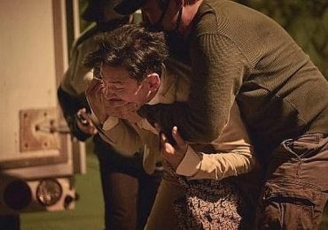 ‘Ông hoàng phòng vé’ Hwang Jung Min tái xuất ngoạn mục trong ‘Con tin’