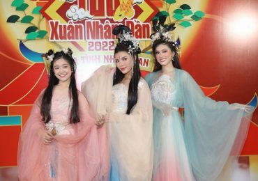 Á hậu Ngọc Thảo đọ sắc cùng tiểu mỹ nhân Bảo Ngọc tại ‘Táo Xuân 2022’
