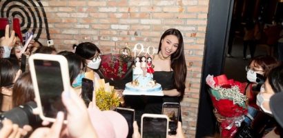 Ninh Dương Lan Ngọc khoe vai trần gợi cảm, fan vây kín không rời
