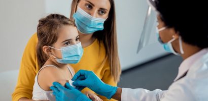 Thủ tướng: Chuẩn bị điều kiện mua vaccine cho trẻ 5-11 tuổi