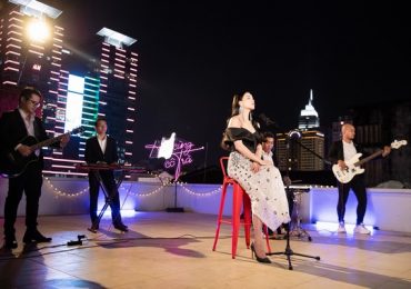 Trà Ngọc Hằng giới thiệu seri ‘Hát cùng cô Trà’ trên sân thượng