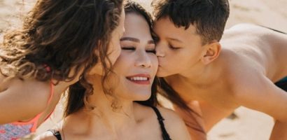 Hoa khôi Hương Hoàng kể lại câu chuyện ‘vượt cạn’ thần kỳ có 1-0-2