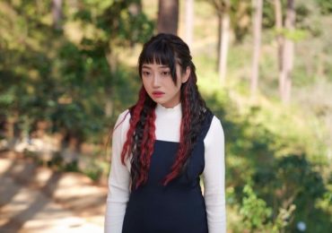 Lương Minh Trang khoe giọng hát trầm lắng trong ‘Ai đúng ai sai’