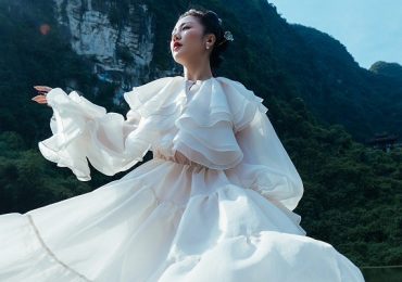 Văn Mai Hương khoe vẻ gợi cảm giữa cảnh sắc thơ mộng Ninh Bình