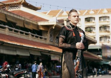 Đại sứ áo dài Kyo York diện áo dài tơ sen, tơ tằm của NTK Vũ Việt Hà