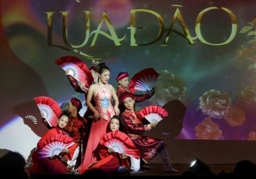 Hoàng Y Nhung cháy hết mình trong minishow kỷ niệm 11 năm ca hát