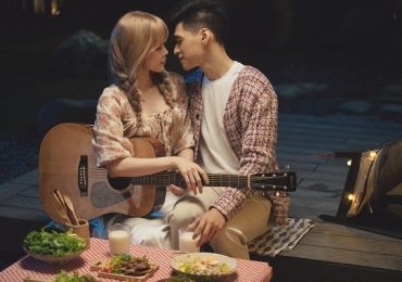 Hậu trường ‘cưỡng hôn’ 20 lần trong MV của Thiều Bảo Trâm