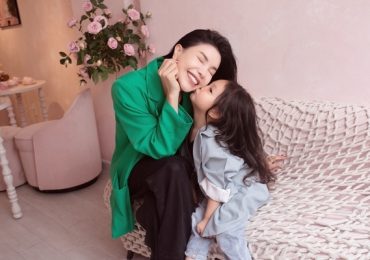 Trà Ngọc Hằng hát tặng con gái