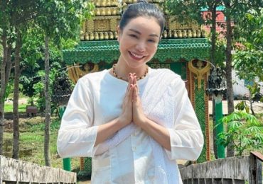 Trà Ngọc Hằng bỏ phố xa hoa làm gái quê Khmer