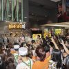 Dàn sao ‘Nghề siêu dễ’ đột nhập rạp phim rao bán cơm tấm