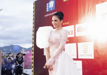 Trương Thị May thanh thoát trên thảm đỏ ‘Cánh Diều vàng 2021’