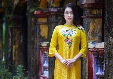 Hoa hậu Ban Mai rực rỡ dưới nắng