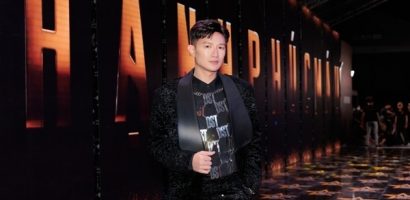 Dược sĩ Tiến ‘chơi lớn’ thực hiện ‘đại lộ danh vọng’ dài 30 mét tri ân toàn ekip ‘Hạnh phúc máu’