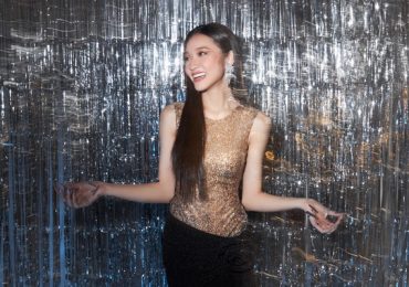 Hoa hậu Kim Ngân gợi cảm với váy áo cắt xẻ táo bạo