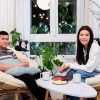 Anh trai Minh Tú thay mẹ chỉ dạy em gái