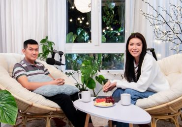 Anh trai Minh Tú thay mẹ chỉ dạy em gái