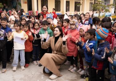 Vừa kết thúc nhiệm kỳ, Hoa hậu Đỗ Hà tích cực làm thiện nguyện