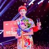 TLong xuất sắc nâng cúp chiến thắng ‘Tỏa sáng ước mơ’