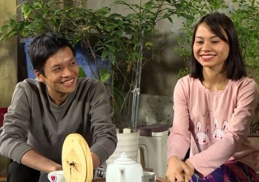 ‘Gõ cửa thăm nhà’: Chuyện tình viên mãn cùng ý chí đáng khâm phục của cặp đôi ‘lính chì’