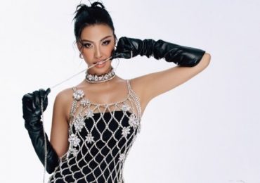 Á hậu Kim Duyên thích thú thử phong cách mới, mặc váy lạ trong bộ ảnh thời trang