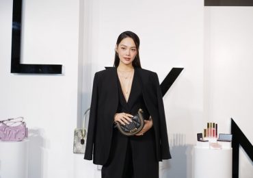 Minh Hằng rạng rỡ sau khi công bố tin vui tại sự kiện ra mắt BST Spring Summer Collection 2023 đến từ LYN