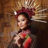 Hoa hậu H’Hen Niê đội vương miện làm từ cà phê thật